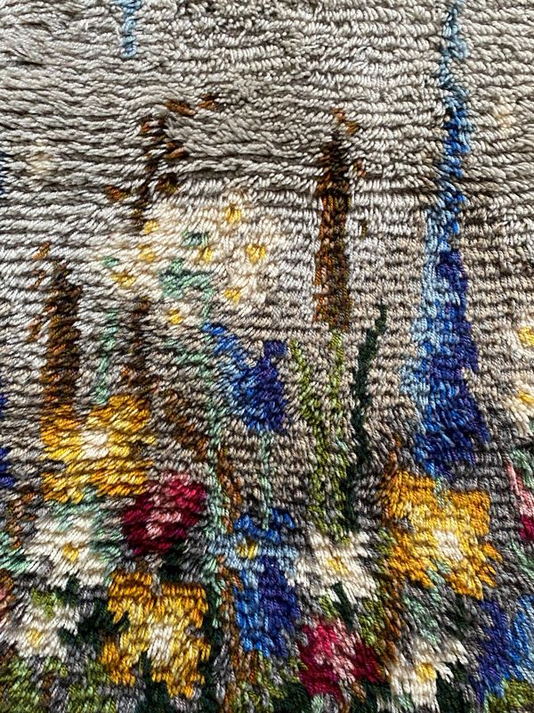 Rye med blomstermotiv 