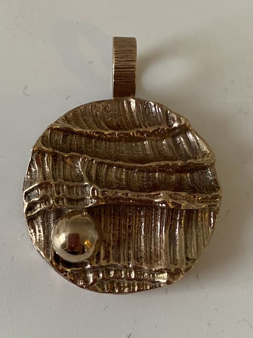 Hovedbilde Anheng bronse Kalevi Sara Finland 