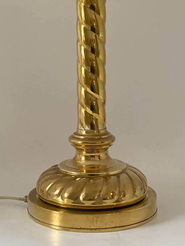 Antikk bordlampe  i messing