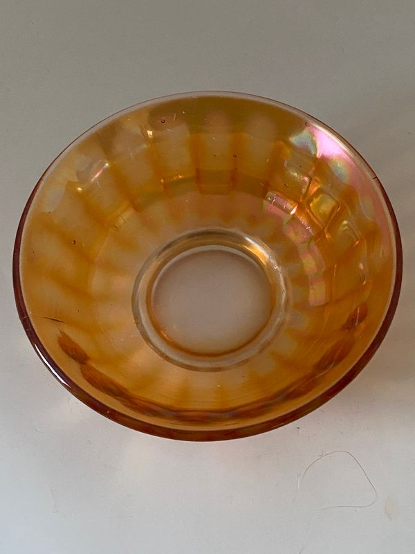 Liten bolle  iriserende pressglass 