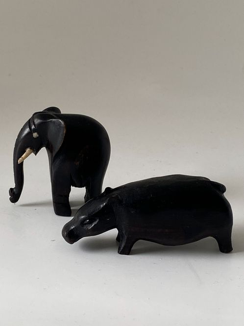 Hovedbilde Håndskåret mini elefant og flodhest 