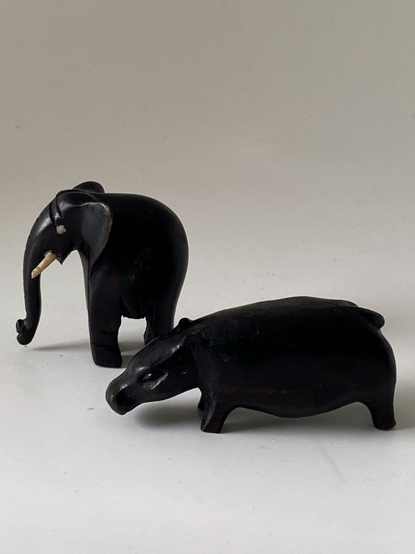 Liten elefant og flodhest 
